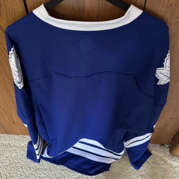 Toronto Maple Leafs Jersey CCM size Small/ Medium - Picture 4 of 4